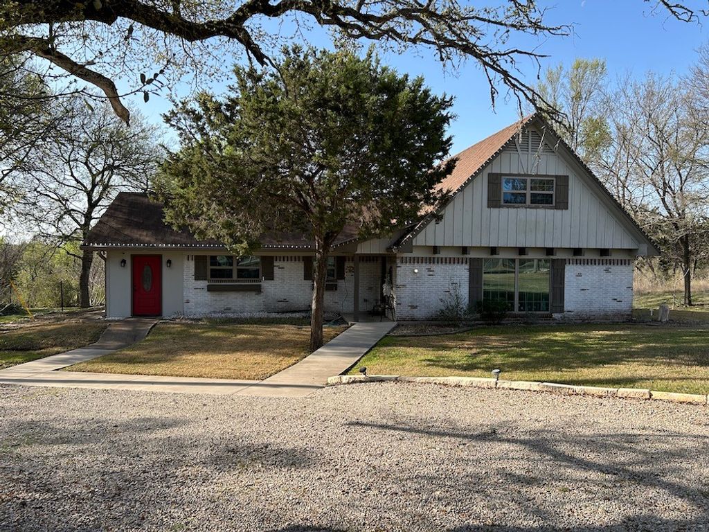 649 Wedgewood Drive, China Spring, TX 76633