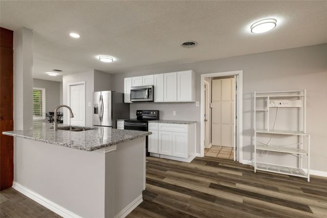 637 Post Oak Drive, Hurst, TX 76053