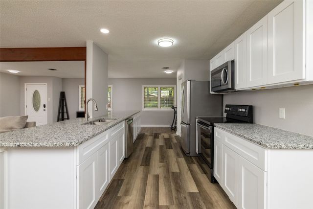 637 Post Oak Drive, Hurst, TX 76053
