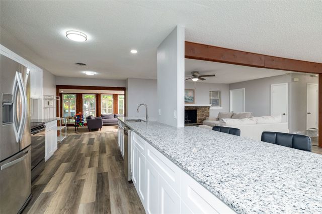637 Post Oak Drive, Hurst, TX 76053