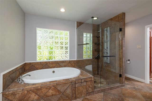 637 Post Oak Drive, Hurst, TX 76053