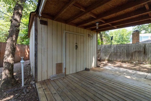 637 Post Oak Drive, Hurst, TX 76053