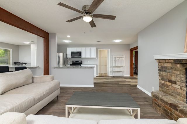 637 Post Oak Drive, Hurst, TX 76053