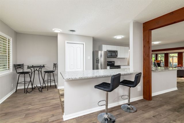 637 Post Oak Drive, Hurst, TX 76053