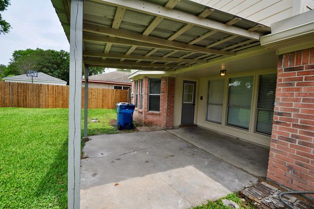 6822 La Puente Drive, Houston, TX 77083