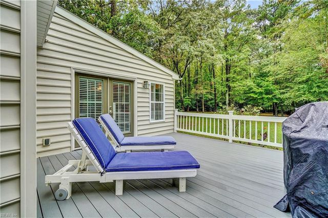 304 Plantation Ln, Smithfield, VA 23430