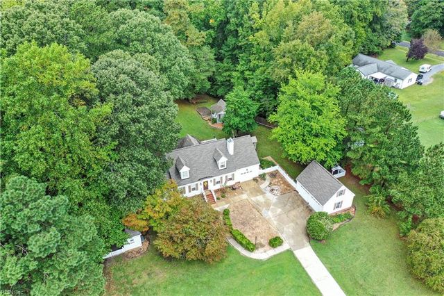 304 Plantation Ln, Smithfield, VA 23430