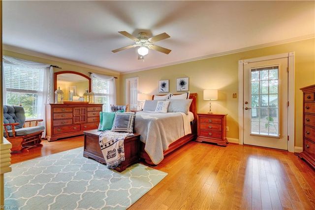 304 Plantation Ln, Smithfield, VA 23430