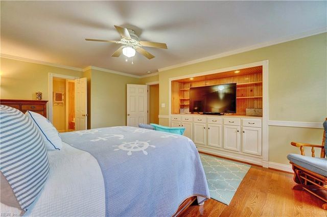 304 Plantation Ln, Smithfield, VA 23430