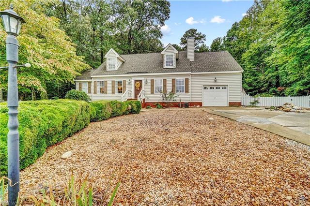 304 Plantation Ln, Smithfield, VA 23430