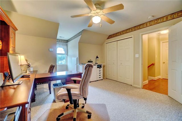 304 Plantation Ln, Smithfield, VA 23430