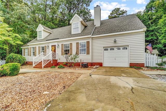 304 Plantation Ln, Smithfield, VA 23430