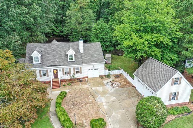 304 Plantation Ln, Smithfield, VA 23430