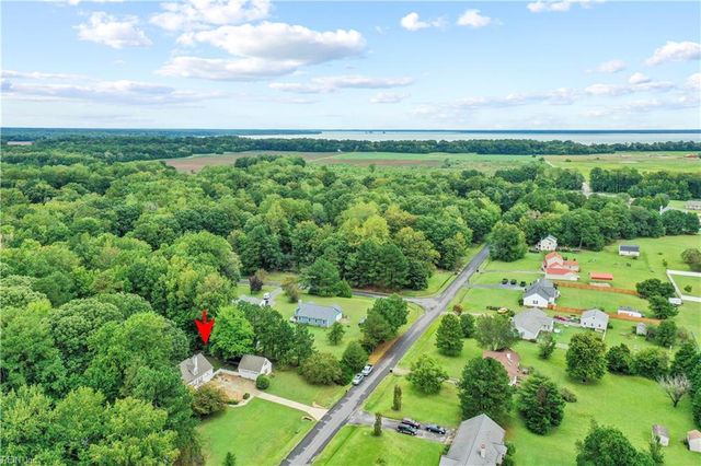 304 Plantation Ln, Smithfield, VA 23430