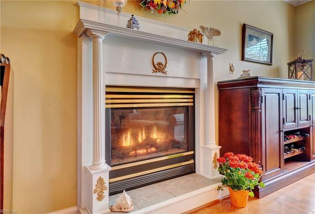 304 Plantation Ln, Smithfield, VA 23430