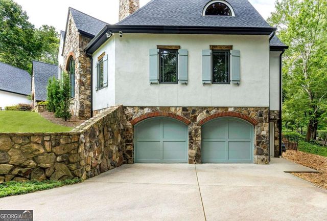 1395 Hearst Drive NE, Brookhaven, GA 30319