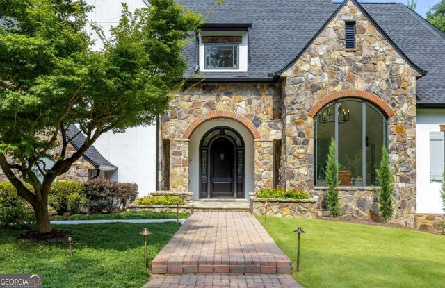 1395 Hearst Drive NE, Brookhaven, GA 30319