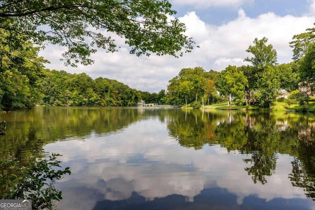 1395 Hearst Drive NE, Brookhaven, GA 30319