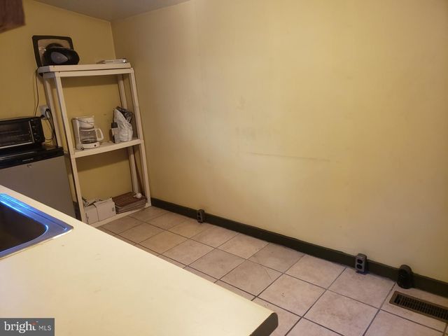 52 MARKET ST, Salem, NJ 08079