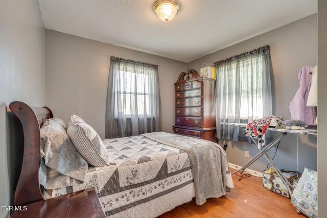 102 Cresswood Drive, Rogersville, TN 37857