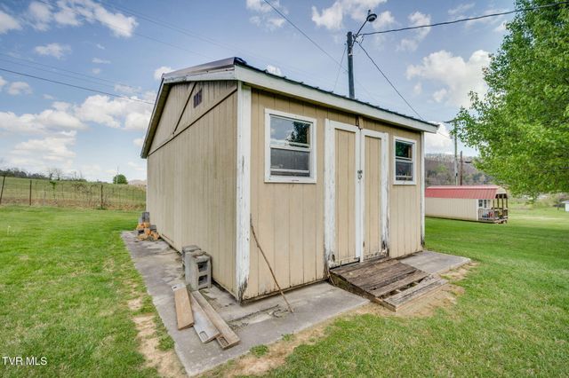 102 Cresswood Drive, Rogersville, TN 37857