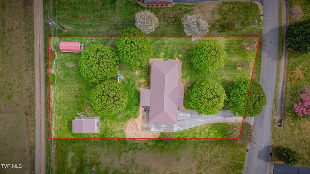 102 Cresswood Drive, Rogersville, TN 37857