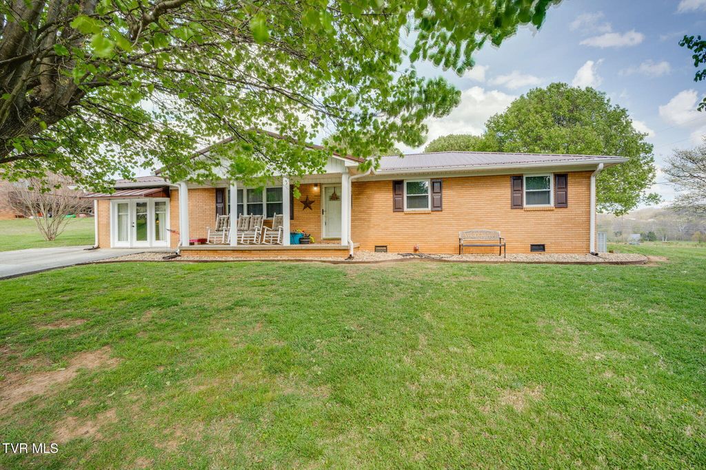 102 Cresswood Drive, Rogersville, TN 37857