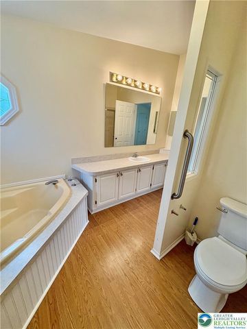 71 Penny Lane, Forks Twp, PA 18040