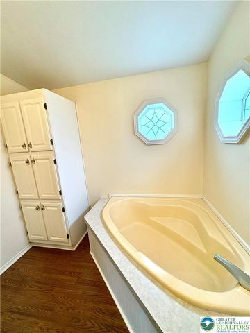 71 Penny Lane, Forks Twp, PA 18040