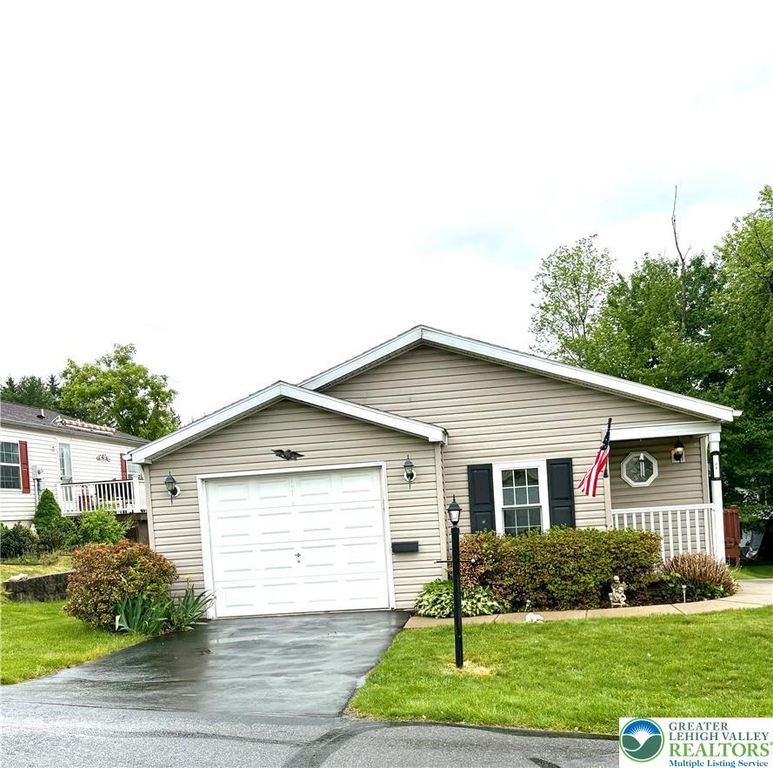 71 Penny Lane, Forks Twp, PA 18040