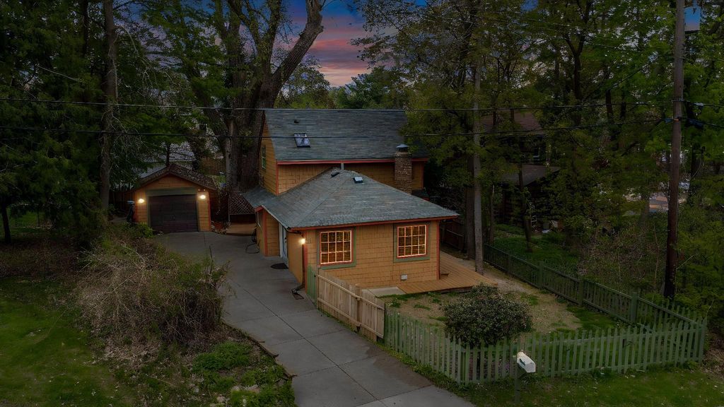 4211 Glen Oaks Avenue, White Bear Twp, MN 55110