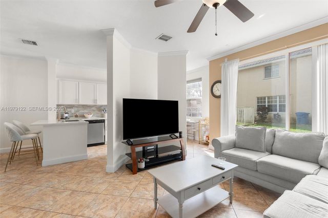 3811 NW 91st Ter, Sunrise, FL 33351