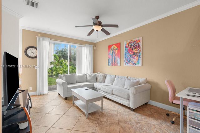 3811 NW 91st Ter, Sunrise, FL 33351