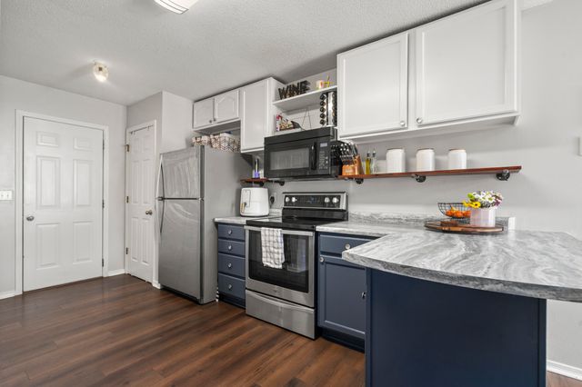 760 S Troy Avenue, Springfield, MO 65802