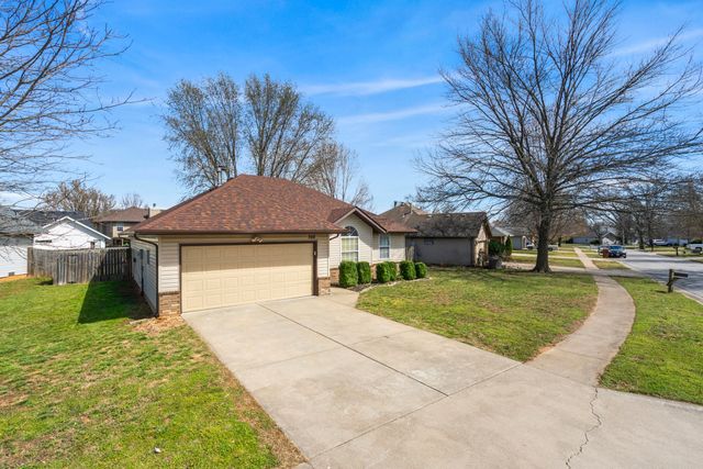 760 S Troy Avenue, Springfield, MO 65802
