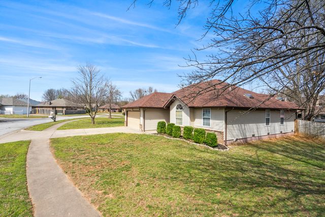 760 S Troy Avenue, Springfield, MO 65802