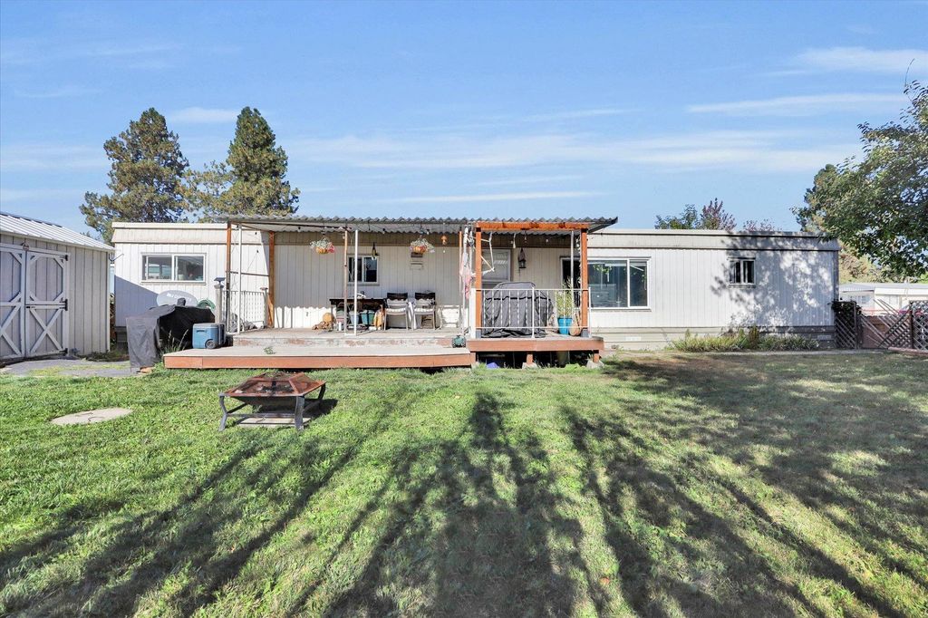 40414 N Newport Hwy, Elk, WA 99009