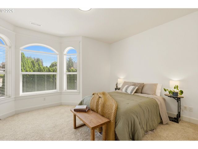 466 Ne 43RD Cir, Camas, WA 98607