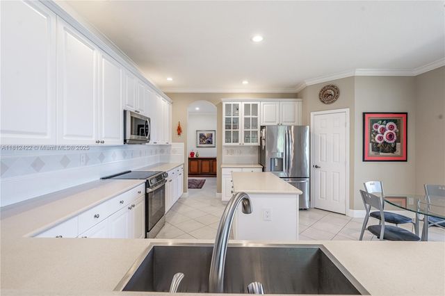12655 NW 18th Mnr, Pembroke Pines, FL 33028