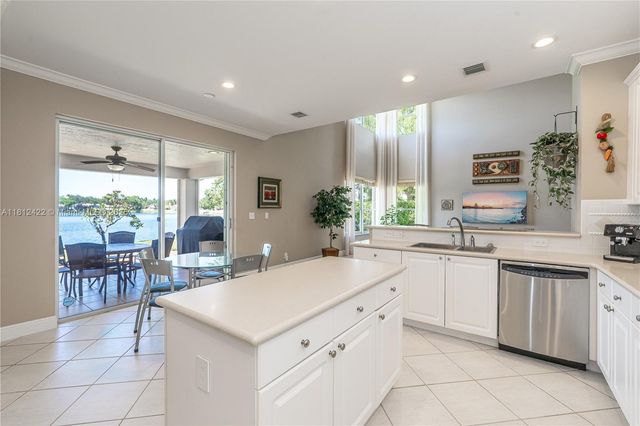 12655 NW 18th Mnr, Pembroke Pines, FL 33028