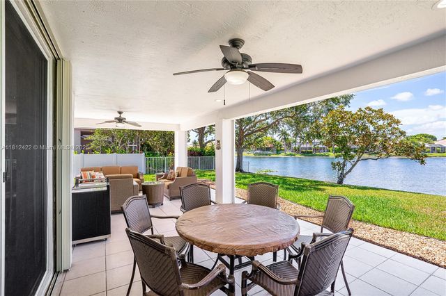 12655 NW 18th Mnr, Pembroke Pines, FL 33028