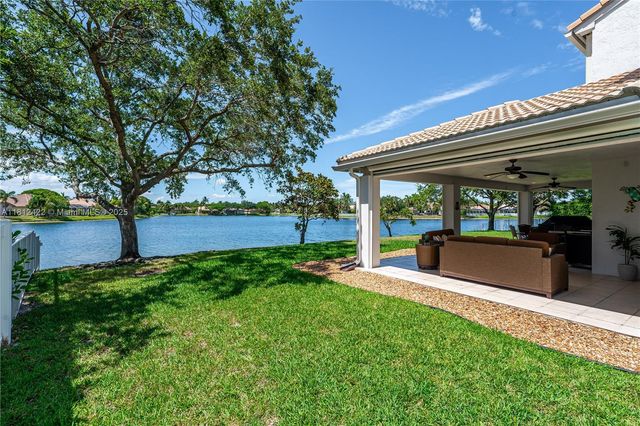 12655 NW 18th Mnr, Pembroke Pines, FL 33028