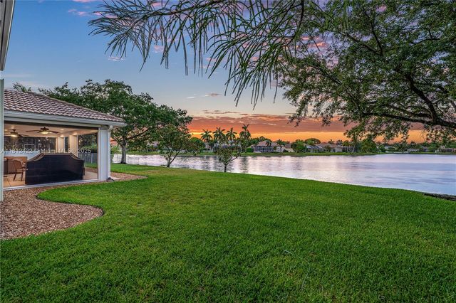 12655 NW 18th Mnr, Pembroke Pines, FL 33028