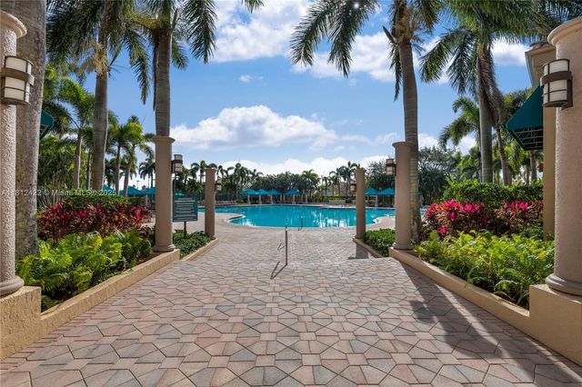 12655 NW 18th Mnr, Pembroke Pines, FL 33028