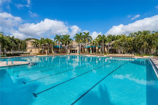 12655 NW 18th Mnr, Pembroke Pines, FL 33028