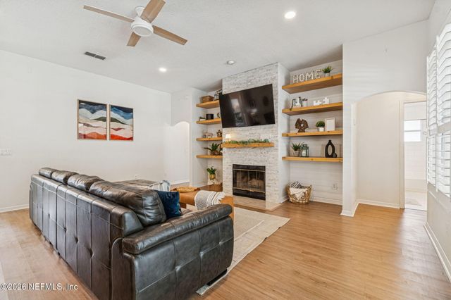 985 BLACKBERRY Lane, St. Johns, FL 32259