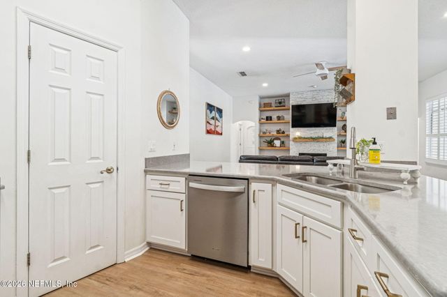 985 BLACKBERRY Lane, St. Johns, FL 32259