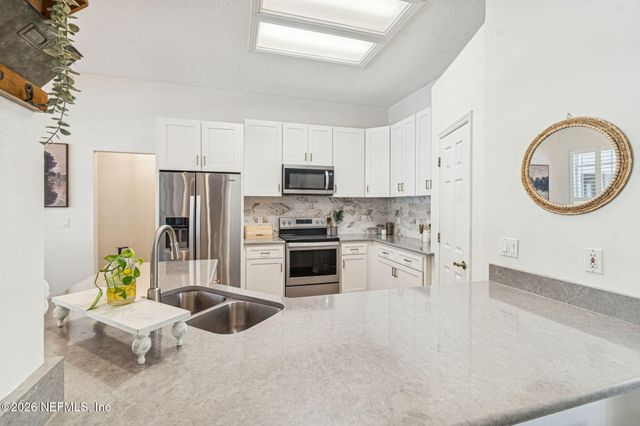 985 BLACKBERRY Lane, St. Johns, FL 32259