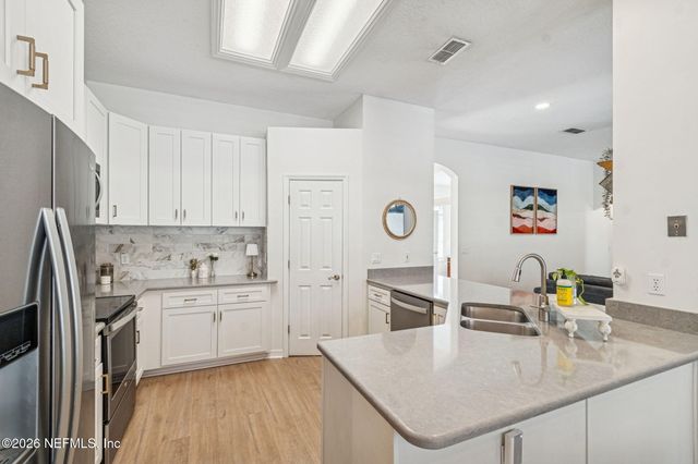 985 BLACKBERRY Lane, St. Johns, FL 32259