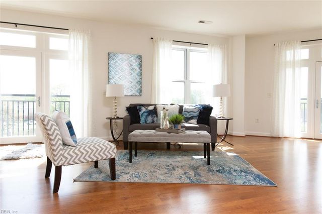 670 Town Center Dr Unit 320, Newport News, VA 23606